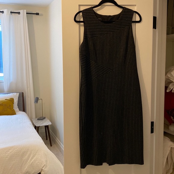 judith & charles Dresses & Skirts - Knee length sleeveless dress